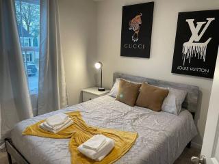 Family friendly home WiFi modern comfort - Greenville - 9