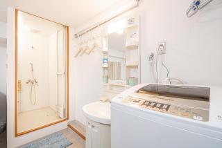 Ikebukuro East Exit Queen Bed Room - 1