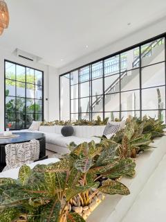 Modern chic 3BR villa in Canggu - Canggu - 2