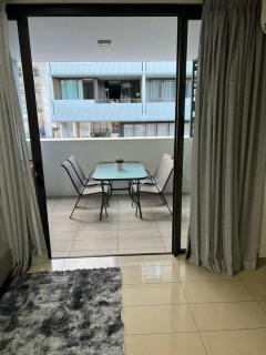 Fortitude Valley sharing apartments with other guests - 1
