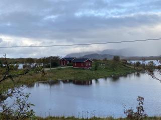 Sjarmerende hytte ved vannet - - 3