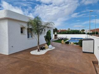 Riumar "Del Perro", 300m to beach, private pool, On-Site-Service, dog beach - Riumar - 5