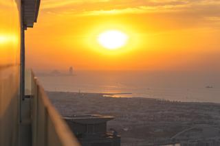 Magical Rooftop Pool In Downtown Dubai With Burj Khalifa & Sea View! - Dubai - 8