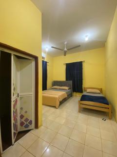 RUMAHREHATCo Homestay - Batu Lima - 4