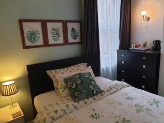 St Michael's Boutique Guest House B&B, North Bay, Scarborough, North Yorkshire, with free parking and free Wi-Fi - Scarborough - 7
