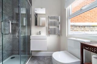 Stylish 3 BDR apartment wfree parking and garden - Kingston upon Thames - 3