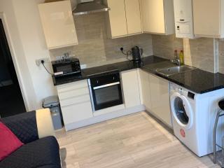 R J 2 bedroom apartment - 8
