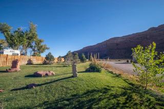 Redrock Moab Tiny House w Large Loft Site 8 - 7