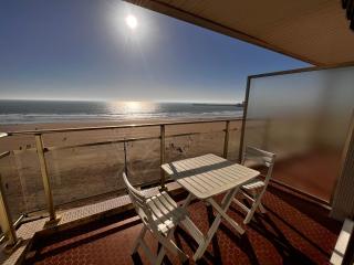 Studio face mer avec balcon, proche commerces et plage - FR-1-197-164 - Les Sables-dʼOlonne - 0
