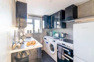 Stunner Sea View 2 bedroom Sleeps 6-Free Parking - Bournemouth - 3