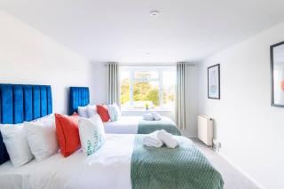 Stunner Sea View 2 bedroom Sleeps 6-Free Parking - Bournemouth - 1