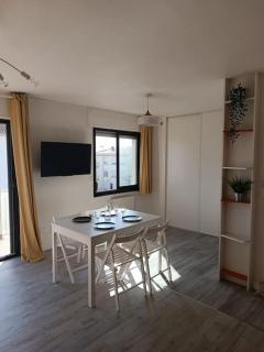Grand studio avec balcon en bord de mer - 2
