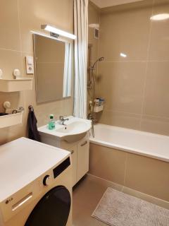 Castle Corner Apartment - 1