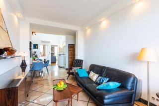 LE FRANCE AP4350 By Riviera Holiday Homes - 3