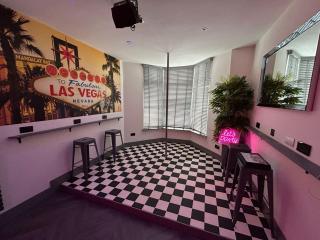 The White House Vegas Suites - 8