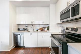 NOLA's Finest: 4-Bedroom Luxury Condo - New Orleans - 2