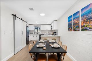 Midtown Bliss with Pool & Sports Use & Laundry & Parking - Phoenix - 2