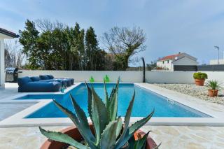 Beautiful new villa with a pool, near sandy beach, large garden - by Traveler tourist agency Krk ID 2384 - Privlaka - 1