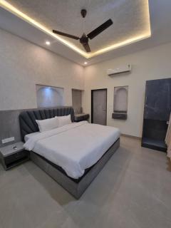 Green Villa - Peaceful Location, Luxury Rooms - 200 Meters from Bus Stand & 500 Meters from Udaipur City Railway Station - 6