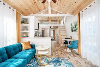 7 Le Soleil Retro Tiny House, Boat Parking, Mins to Lake Guntersville, City Harbor - Guntersville - 0