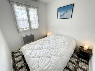 Appartement en front de mer avec balcon et parking privatif - FR-1-361-360 - Jullouville-les-Pins - 2
