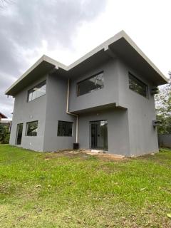 Casa com quintal grande - Ubatuba - 0
