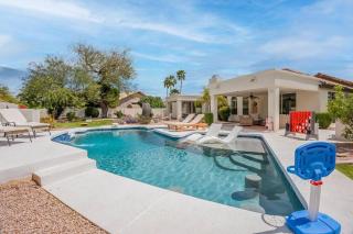 Stunning 5 Bed Luxury Oasis Heated Pool Hot Tub - Scottsdale - 0