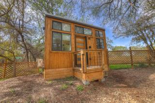 Selena-Romantic Tiny Home-Firepit - Fredericksburg - 4