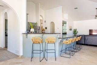 Stunning 5 Bed Luxury Oasis Heated Pool Hot Tub - Scottsdale - 4