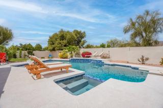 Stunning 5 Bed Luxury Oasis Heated Pool Hot Tub - Scottsdale - 3