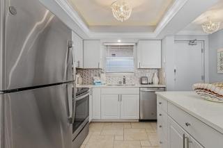 Welcome to Beach Villas # 704 - Updated Top Floor Gulf Front & Sunsets - Rental 250 Estero Blvd condo - Fort Myers Beach - 4