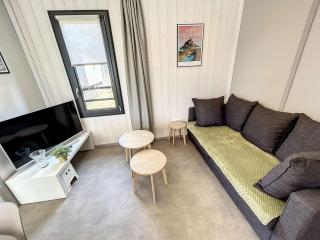 Chalet de standing, 7 couchages, piscine chauffée, proche plage et commerces, WIFI inclus - FR-1-361-463 - Jullouville-les-Pins - 1