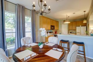 Humble Home with Game Room, Near Deerbrook Mall! - Humble - 4