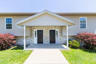Memorial Field Lodge - Bloomington - 7