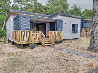 Chalet à Jullouville - 6 couchages, piscine chauffée, proche plage et commerces - FR-1-361-521 - 0
