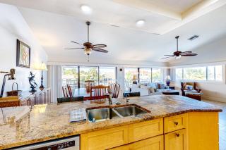 Sea Pointe & Canal-side Charisma - 4
