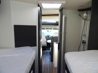 RollerTeam Zafiro 685 - 5 Berth Motorhome - Kirton - 3
