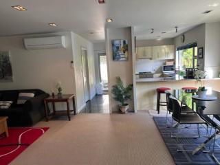 Villa Sebastian - Large Modern Home - Wellington - 1