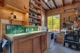 Falcon's Rest - Ski and Summer Cabin in The Heart of North Lake Tahoe- Gas Fireplace - 2
