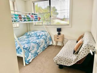 Cosy unit with park & water view - 1