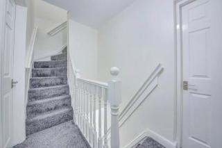 Spacious 4 Bed - Near Amenities - Walkley - 8