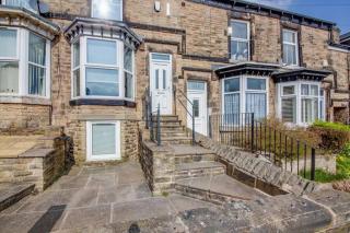 Spacious 4 Bed - Near Amenities - Walkley - 1