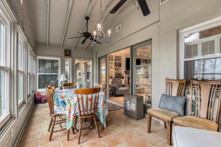 Pink Flamingo Hideaway - 8