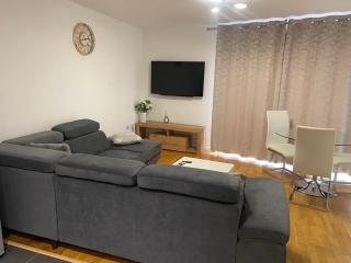 Eaglet 2 Bedroom Luxury Home near Etihad Staduim - 9