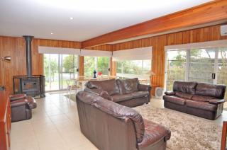 Welcome Break Pet Friendly - Inverloch - 7
