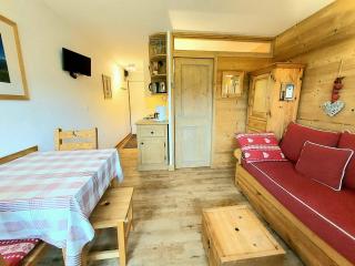Studio-cabine rénové, ski-aux-pieds, balcon sud, 4 pers, Plagne Villages, centre station - FR-1-351-29 - La Plagne - 5