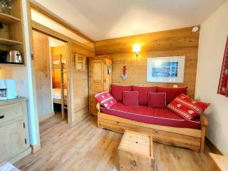 Studio-cabine rénové, ski-aux-pieds, balcon sud, 4 pers, Plagne Villages, centre station - FR-1-351-29 - La Plagne - 2