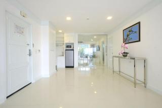 Andaman Beach Suites Hotel, Patong Phuket - 2