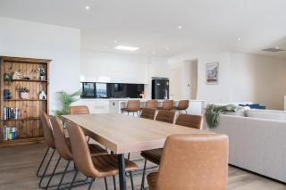 Harbour Haven - Generous Group Stay Near Martha Cove - Safety Beach - 1