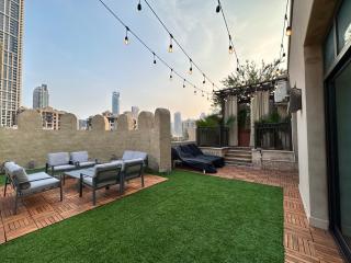 Durrani Homes - Unique Garden Apt at Souk Al Bahar besides Dubai Mall & Burjkhalifa with private jaccuzi - Dubai - 6